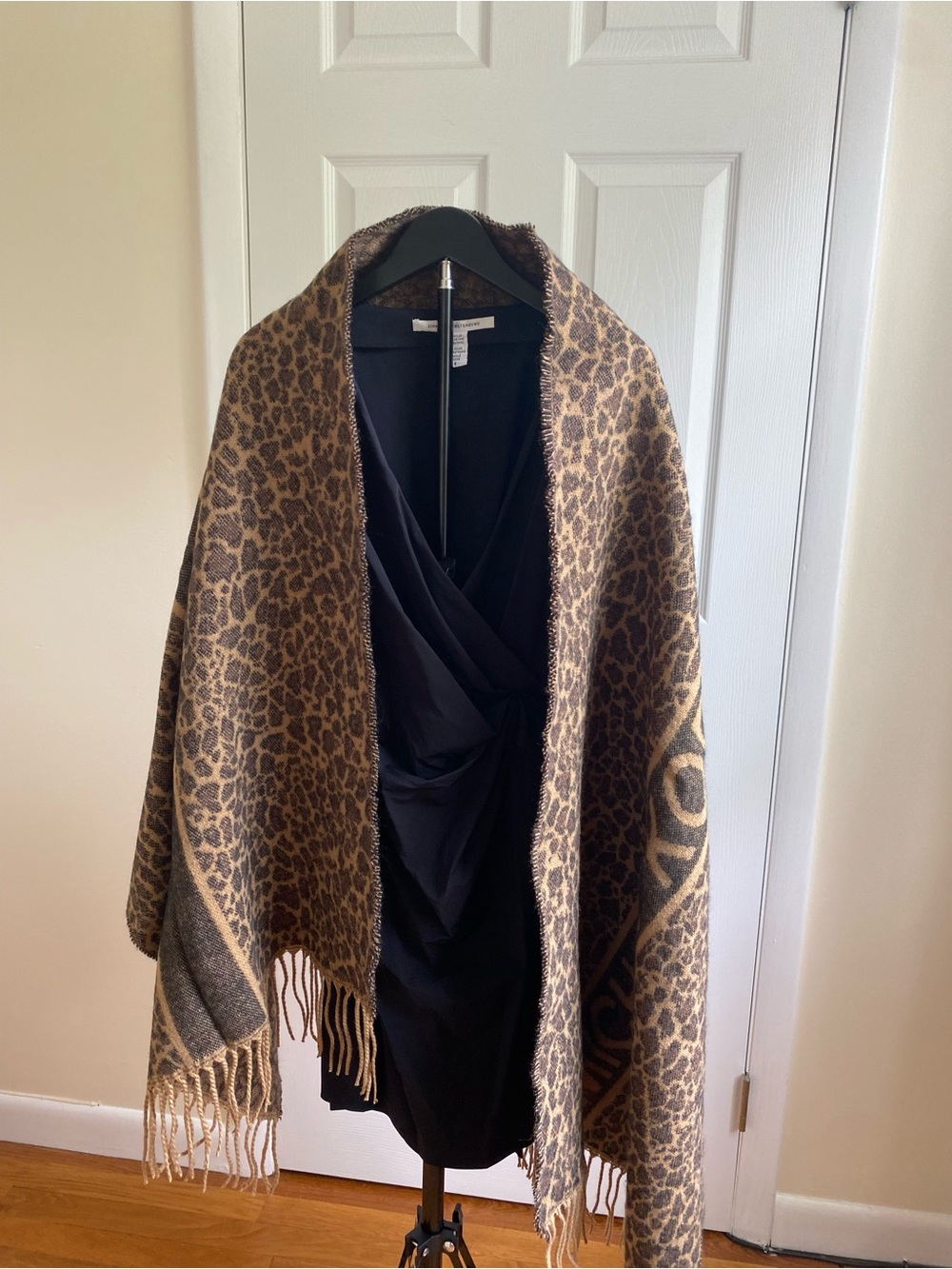 NWOT Michael Kors Leopard Print Wrap Shawl - Brown & Black
